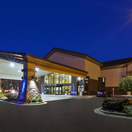 Holiday Inn Express Detroit-Warren/General Motors Technology Center By Ihg Zewnętrze zdjęcie