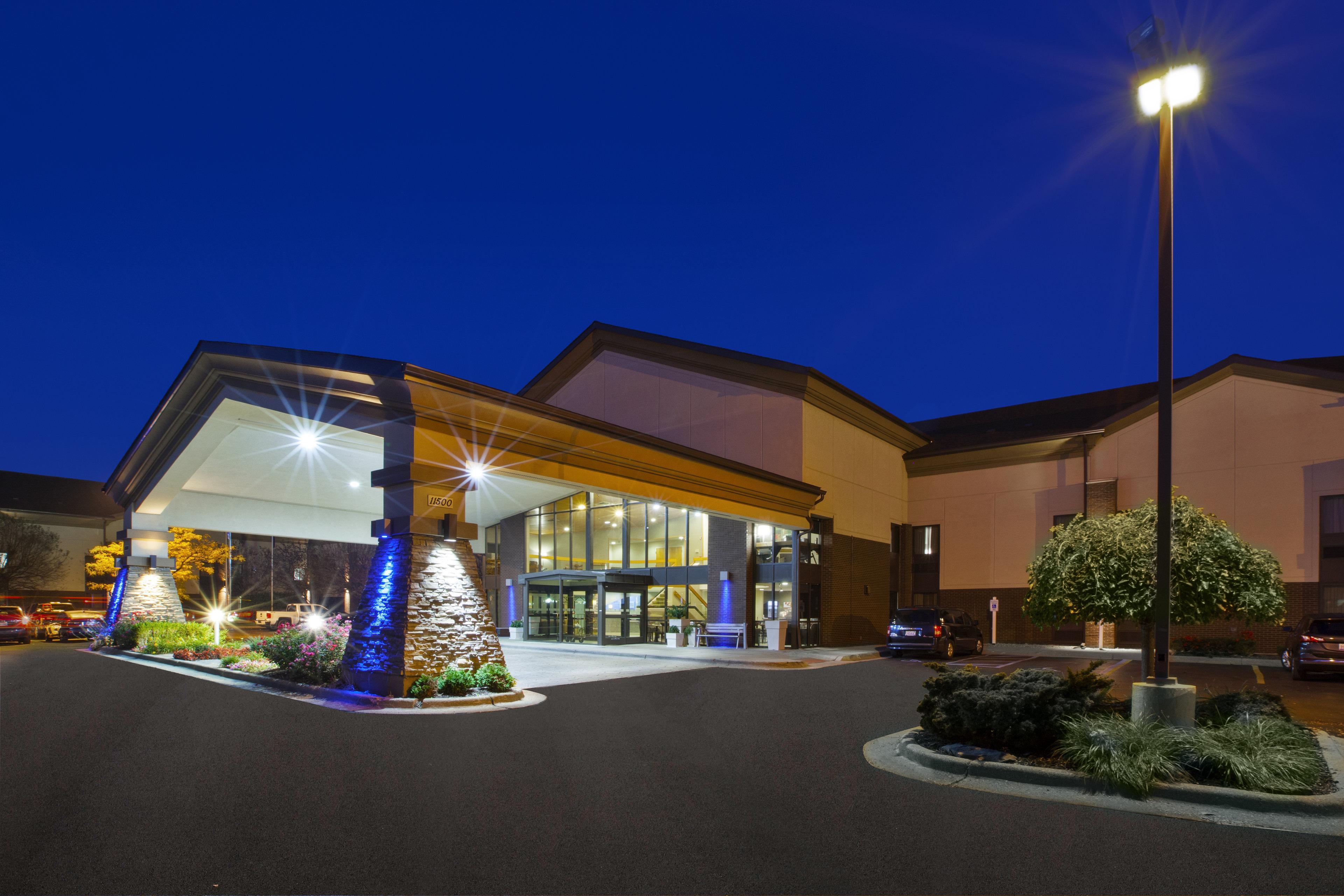 Holiday Inn Express Detroit-Warren/General Motors Technology Center By Ihg Zewnętrze zdjęcie