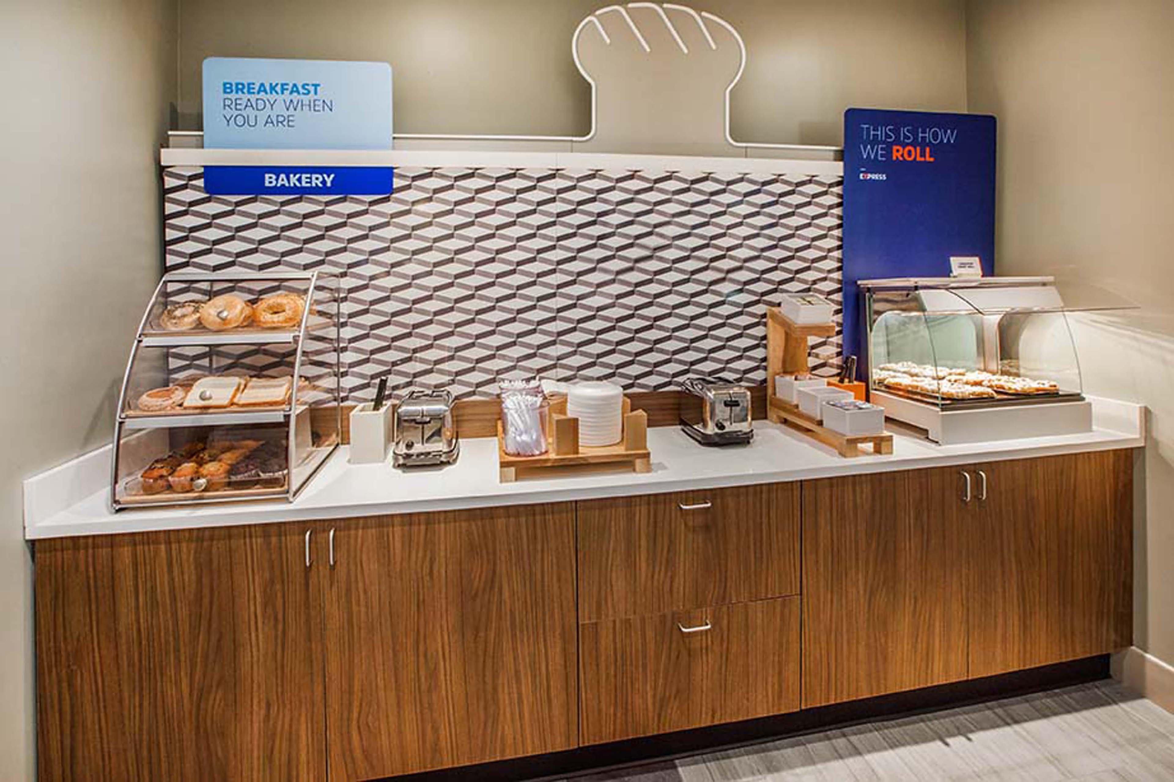 Holiday Inn Express Detroit-Warren/General Motors Technology Center By Ihg Zewnętrze zdjęcie