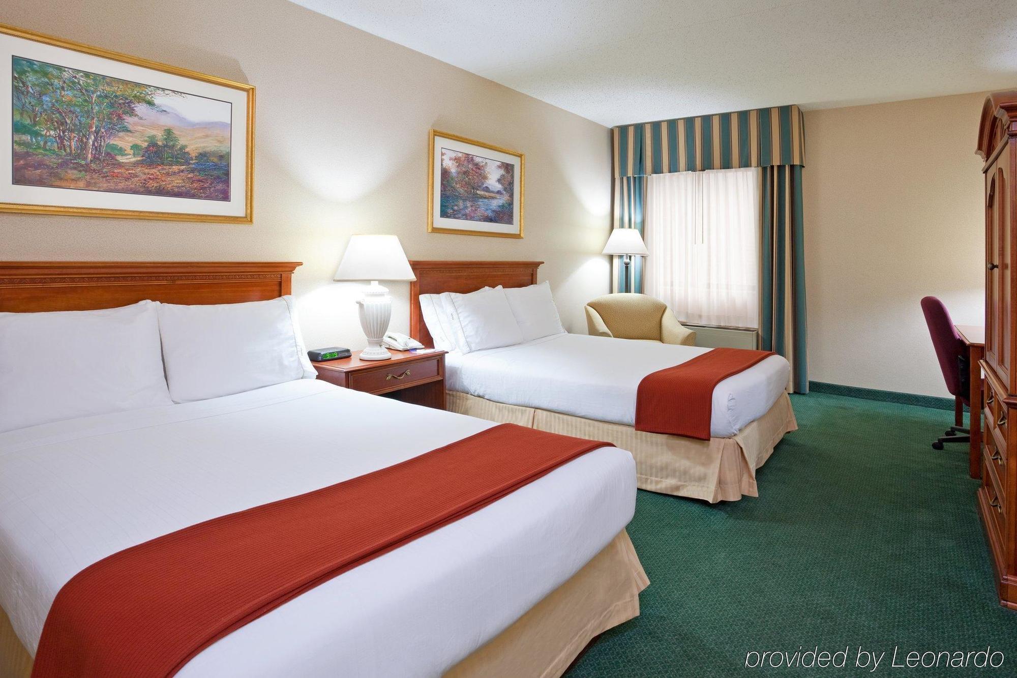 Holiday Inn Express Detroit-Warren/General Motors Technology Center By Ihg Zewnętrze zdjęcie