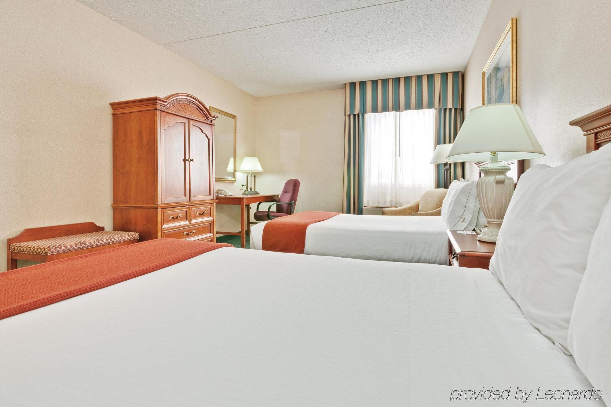 Holiday Inn Express Detroit-Warren/General Motors Technology Center By Ihg Zewnętrze zdjęcie