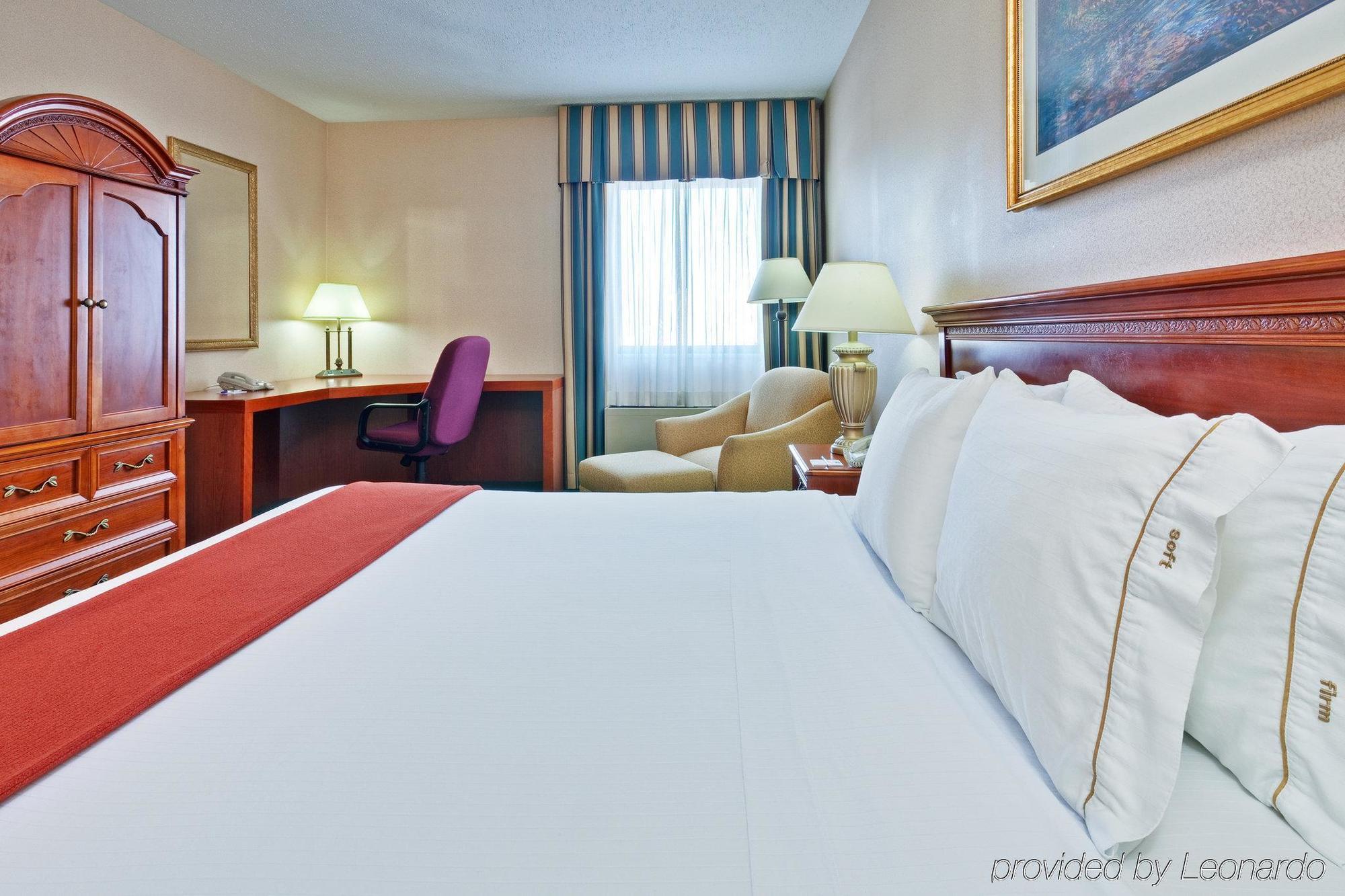 Holiday Inn Express Detroit-Warren/General Motors Technology Center By Ihg Pokój zdjęcie